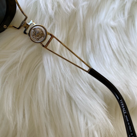 Versace Women’s Sunglasses - Picture 6 of 9